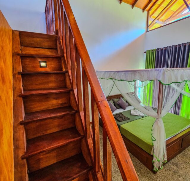 Rainforest Vibe Villa - Staircase